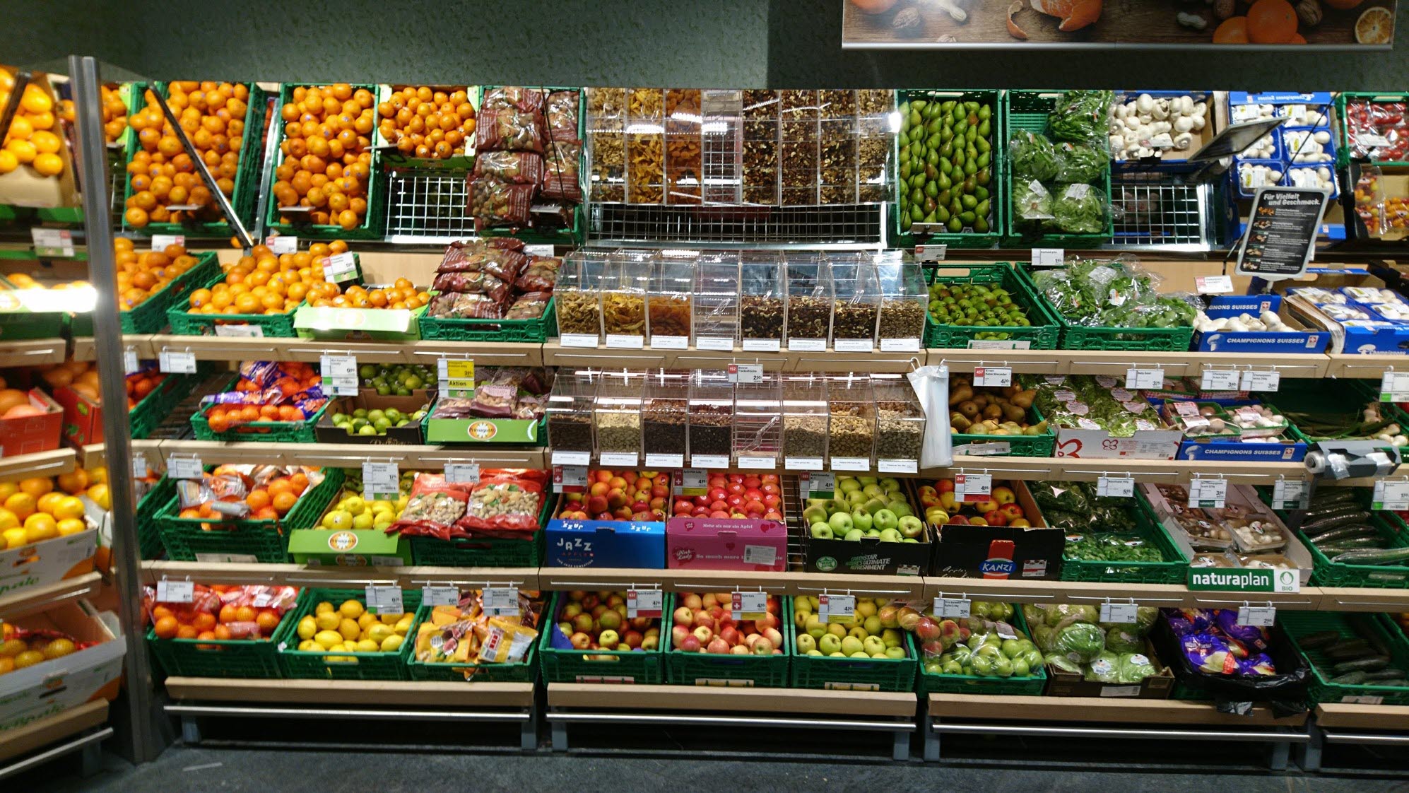 Coop_Switzerland_Bulk-Bins_HL-Display_Fresh_2.jpg