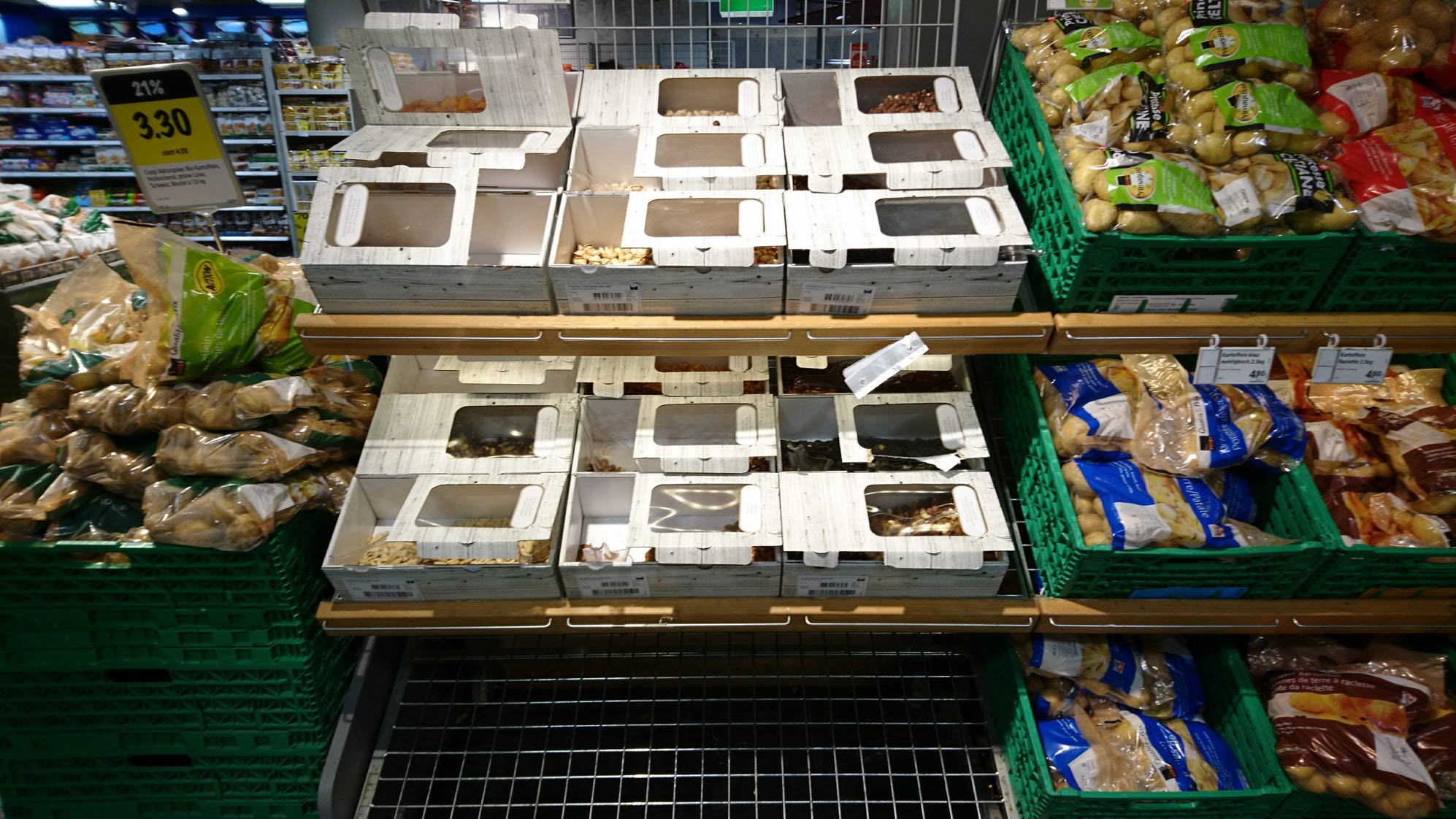 Coop_Switzerland_Bulk-Bins_HL-Display_Fresh_3.jpg