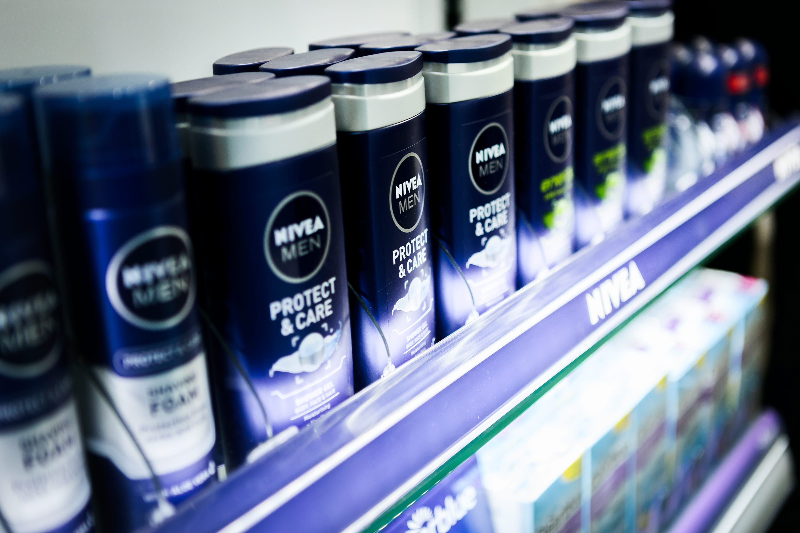 BespokeSolution_NIVEA_EuroShop_Dusseldorf_Germany_2020_001.jpg